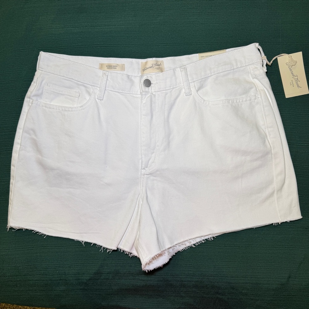 Universal‎ Thread Boyfriend Shorts Size 12 White Denim Classic Relaxed Hip & Leg